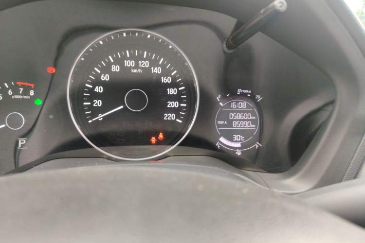 Used Honda Vezel 2020 1.5L CVT Pioneer Edition Odometer Close Up
