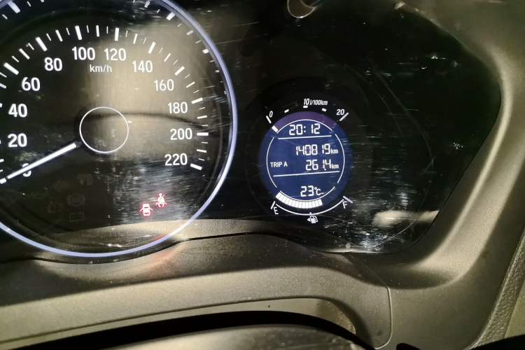 Used Honda Vezel 2020 1.5L CVT Pioneer Edition Odometer Close Up