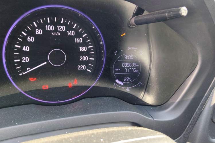 Used Honda Vezel 2020 220 TURBO CVT Elite Edition Odometer Close Up