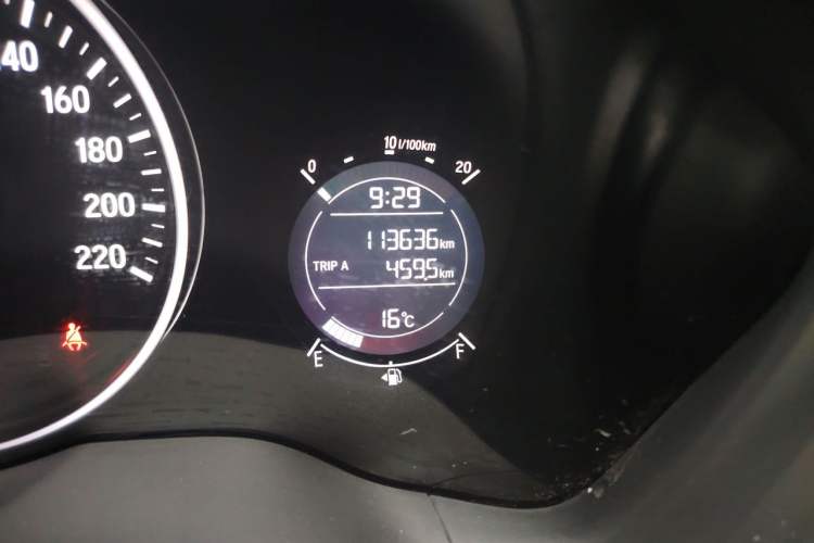 Used Honda Vezel 2020 1.5L CVT Pioneer Edition Odometer Close Up