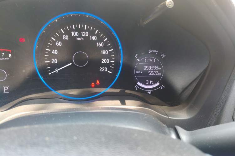 Used Honda Vezel 2020 1.5L CVT Pioneer Edition Odometer Close Up
