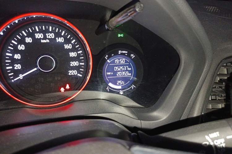 Used Honda Vezel 2020 1.5L CVT Pioneer Edition Odometer Close Up