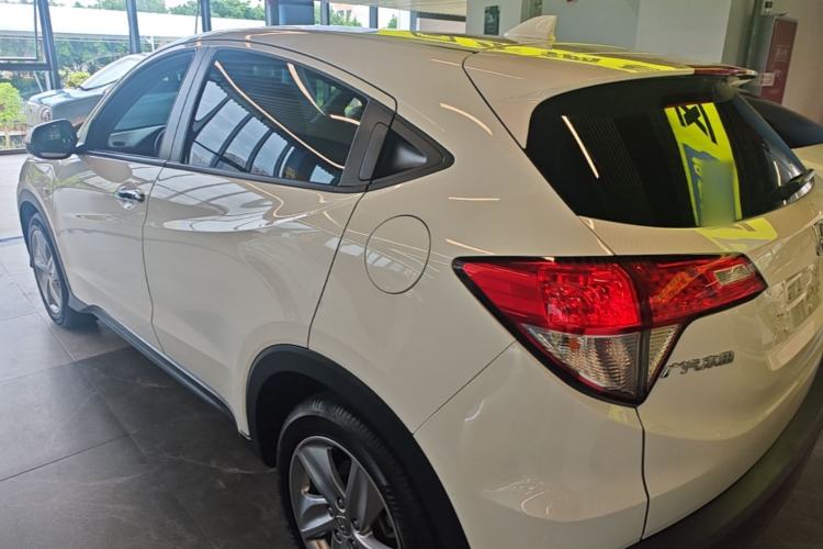 Used Honda Vezel 2020 220 TURBO CVT Elite Edition Rear Left 45 Deg