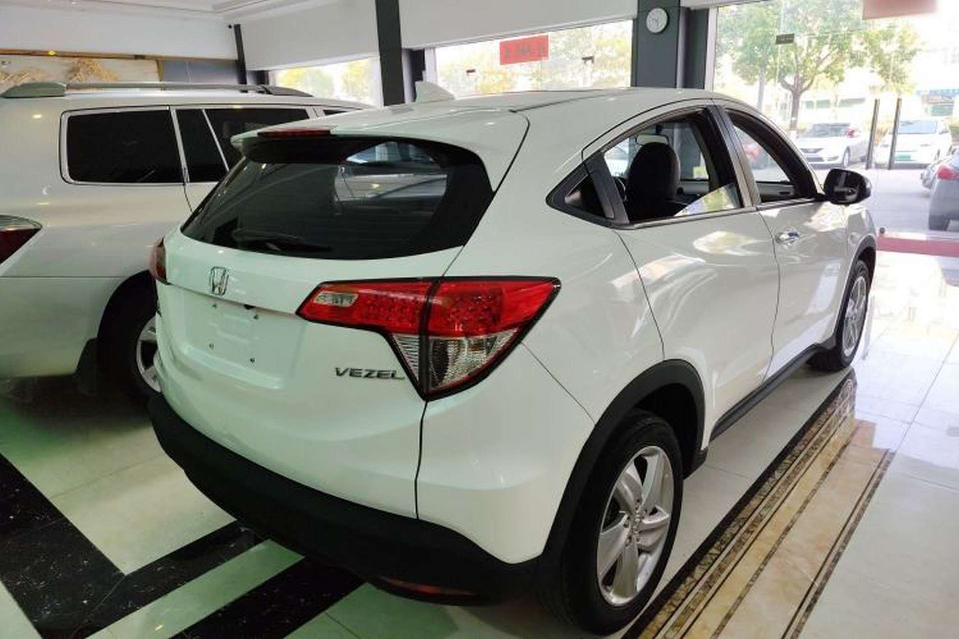 Used Honda Vezel 2020 1.5L CVT Elite Edition Rear Right 45 Deg