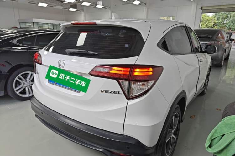 Used Honda Vezel 2020 1.5L CVT Luxury Edition Rear Right 45 Deg