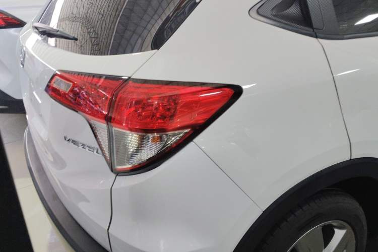 Used Honda Vezel 2020 1.5L CVT Elite Edition Rear Right 45 Deg