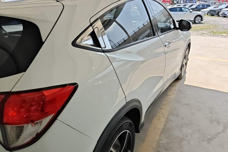 Used Honda Vezel 2020 1.5L CVT Pioneer Edition Rear Right 45 Deg