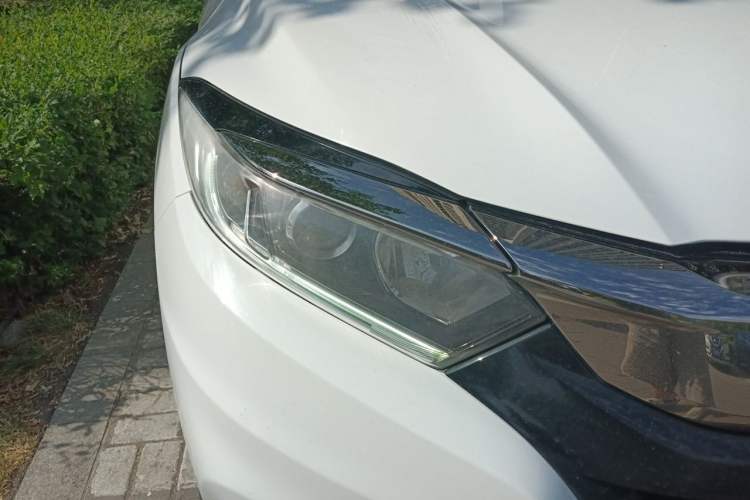 Used Honda Vezel 2020 220 TURBO CVT Elite Edition Right Front Headlight