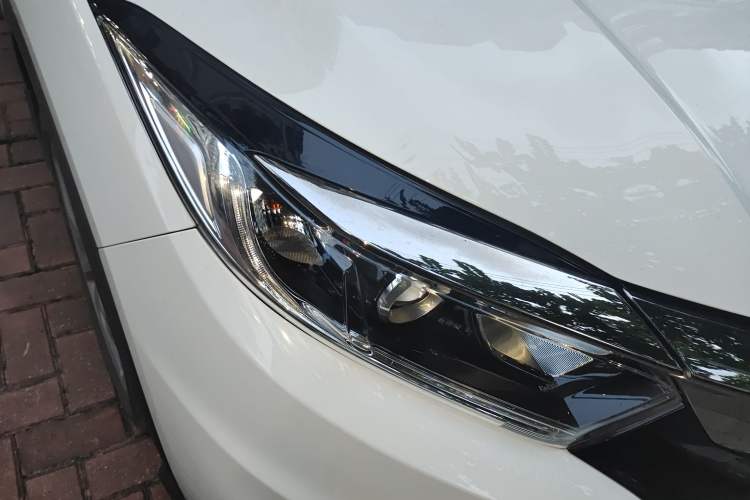 Used Honda Vezel 2020 1.5L CVT Elite Edition Right Front Headlight