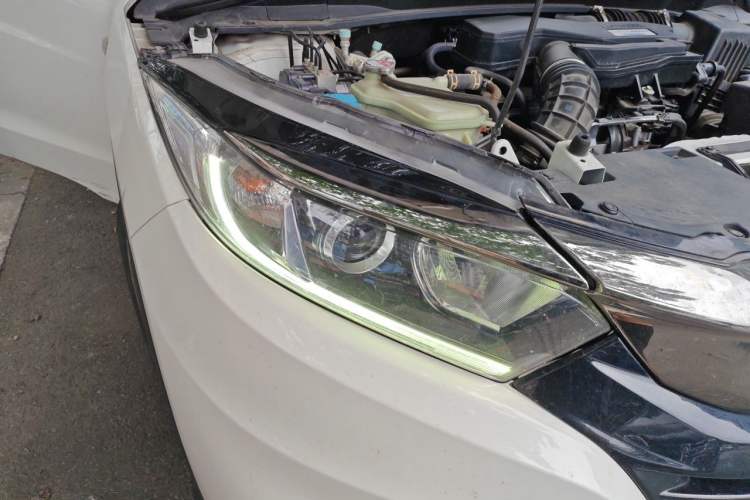 Used Honda Vezel 2020 220 TURBO CVT Elite Edition Right Front Headlight