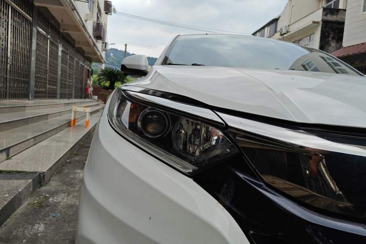 Used Honda Vezel 2020 1.5L CVT Elite Edition Right Front Headlight