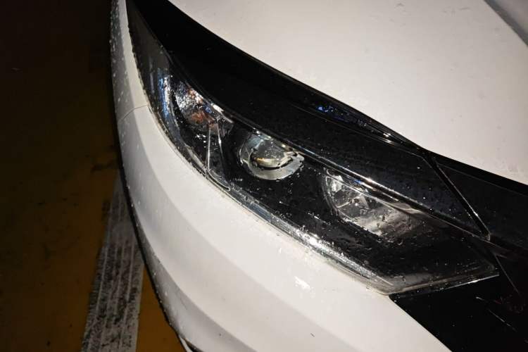 Used Honda Vezel 2020 220 TURBO CVT Elite Edition Right Front Headlight