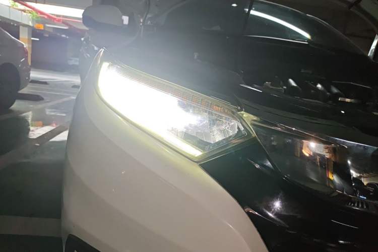 Used Honda Vezel 2020 1.5L CVT Luxury Edition Right Front Headlight