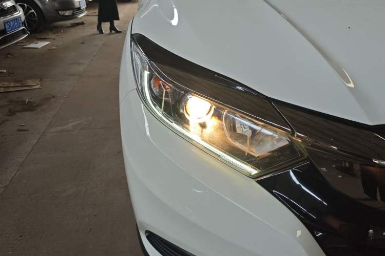 Used Honda Vezel 2020 1.5L CVT Elite Edition Right Front Headlight