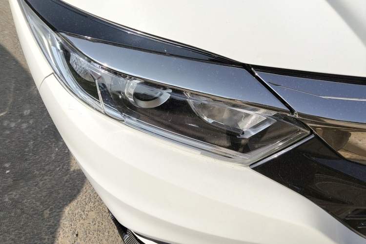 Used Honda Vezel 2020 220 TURBO CVT Elite Edition Right Front Headlight