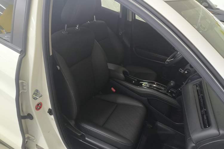 Used Honda Vezel 2020 1.5L CVT Pioneer Edition Right Front Seat