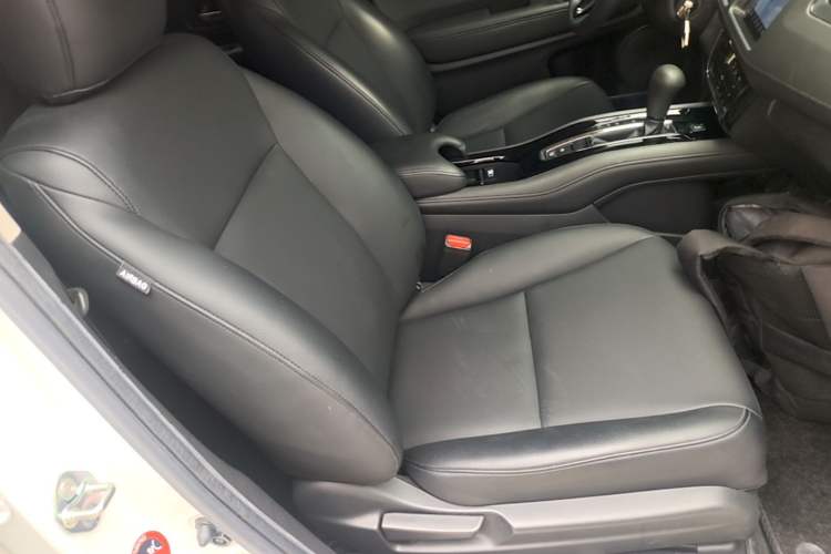 Used Honda Vezel 2020 220 TURBO CVT Elite Edition Right Front Seat