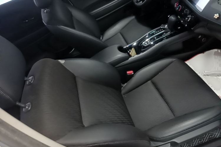 Used Honda Vezel 2020 1.5L CVT Luxury Edition Right Front Seat