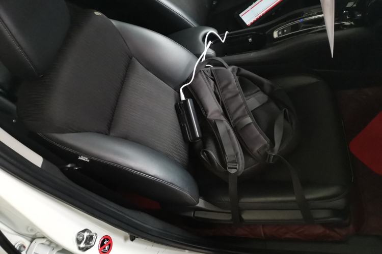 Used Honda Vezel 2020 1.5L CVT Pioneer Edition Right Front Seat