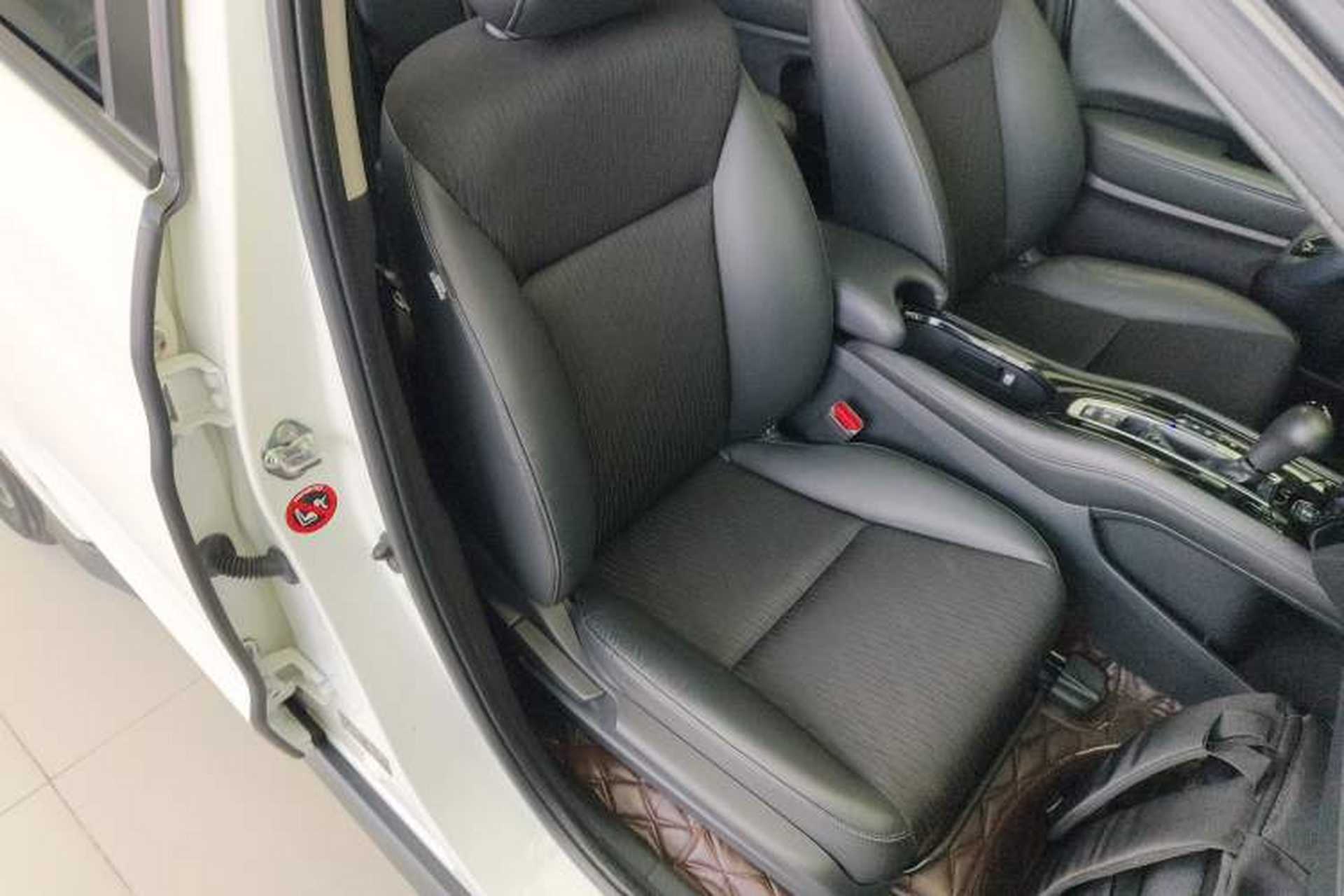 Used Honda Vezel 2020 1.5L CVT Pioneer Edition Right Front Seat