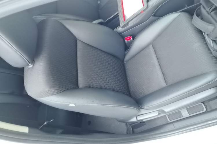 Used Honda Vezel 2020 220 TURBO CVT Luxury Edition Right Front Seat