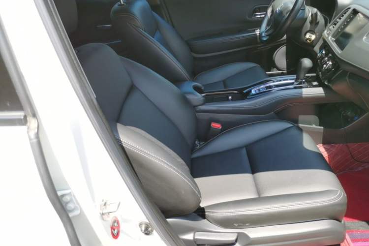 Used Honda Vezel 2020 1.5L CVT Elite Edition Right Front Seat