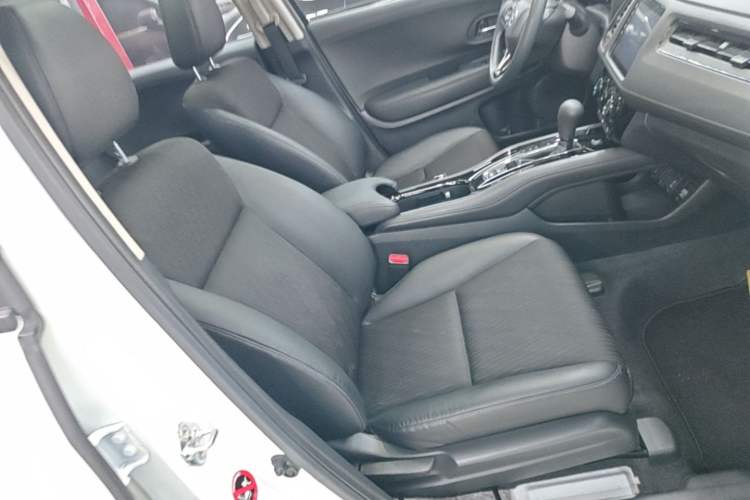 Used Honda Vezel 2020 1.5L CVT Luxury Edition Right Front Seat