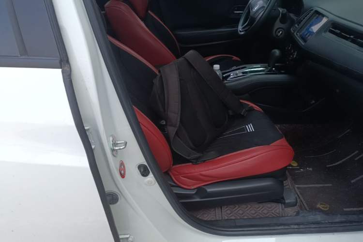 Used Honda Vezel 2020 1.5L CVT Elite Edition Right Front Seat