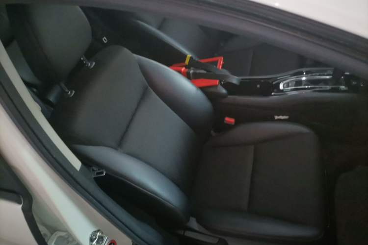 Used Honda Vezel 2020 1.5L CVT Pioneer Edition Right Front Seat