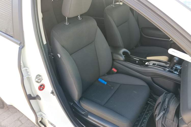 Used Honda Vezel 2020 1.5L CVT Elite Edition Right Front Seat