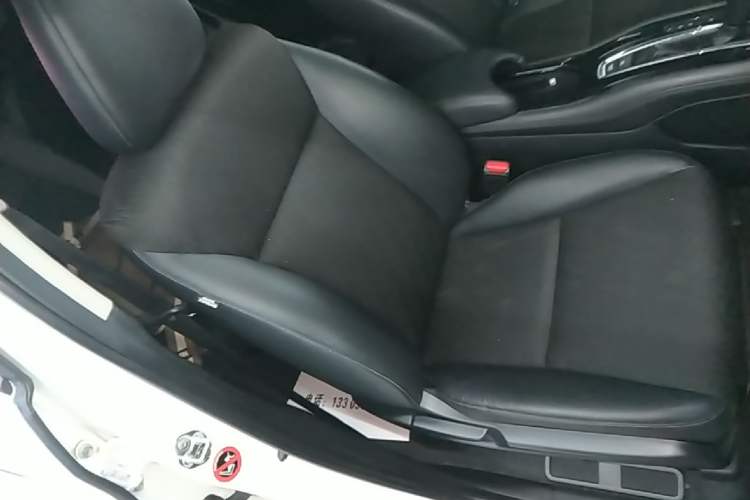 Used Honda Vezel 2020 1.5L CVT Pioneer Edition Right Front Seat