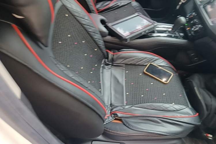 Used Honda Vezel 2020 1.5L CVT Pioneer Edition Right Front Seat