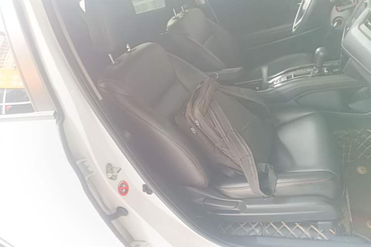 Used Honda Vezel 2020 220 TURBO CVT Elite Edition Right Front Seat