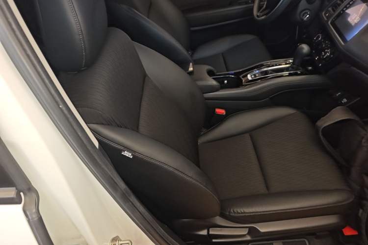 Used Honda Vezel 2020 1.5L CVT Pioneer Edition Right Front Seat