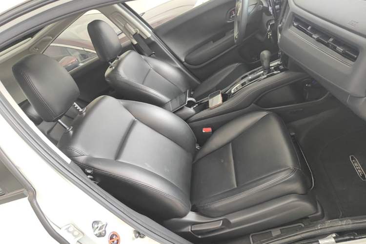 Used Honda Vezel 2020 1.5L CVT Elite Edition Right Front Seat