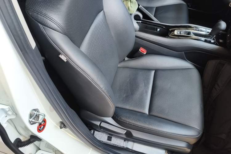 Used Honda Vezel 2020 1.5L CVT Pioneer Edition Right Front Seat