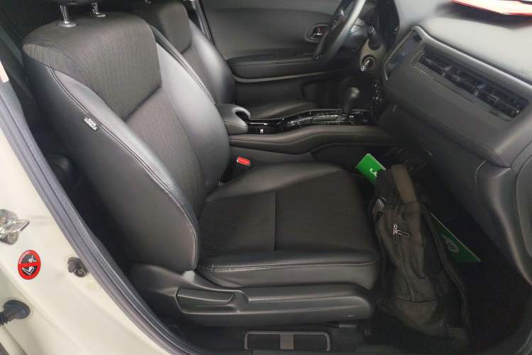 Used Honda Vezel 2020 1.5L CVT Pioneer Edition Right Front Seat