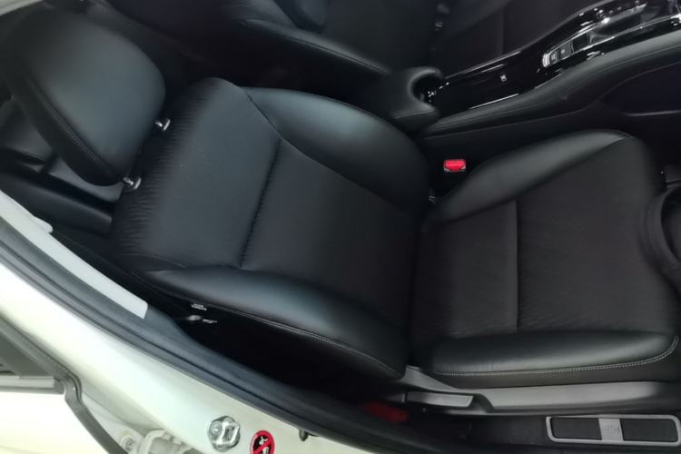 Used Honda Vezel 2020 1.5L CVT Pioneer Edition Right Front Seat