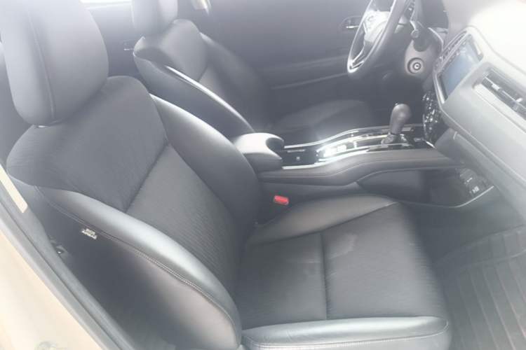 Used Honda Vezel 2020 1.5L CVT Pioneer Edition Right Front Seat