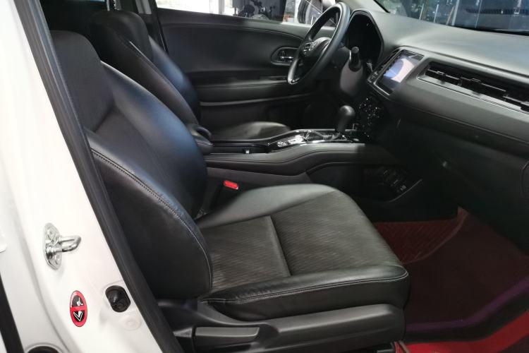 Used Honda Vezel 2020 1.5L CVT Luxury Edition Right Front Seat