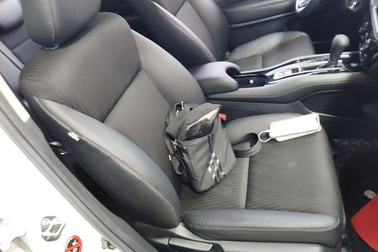 Used Honda Vezel 2020 1.5L CVT Pioneer Edition Right Front Seat
