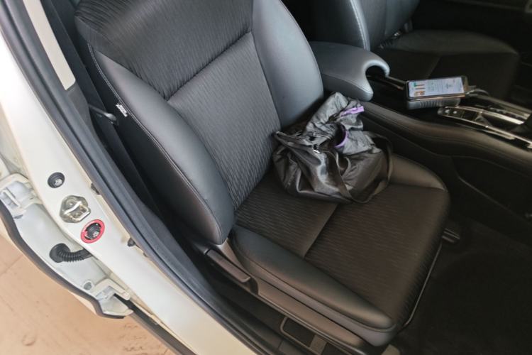 Used Honda Vezel 2020 1.5L CVT Pioneer Edition Right Front Seat