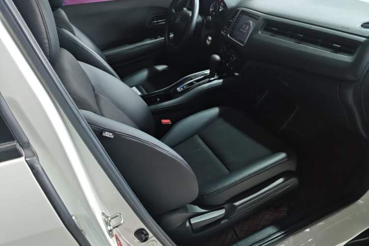 Used Honda Vezel 2020 1.5L CVT Pioneer Edition Right Front Seat