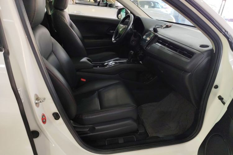 Used Honda Vezel 2020 1.5L CVT Elite Edition Right Front Seat