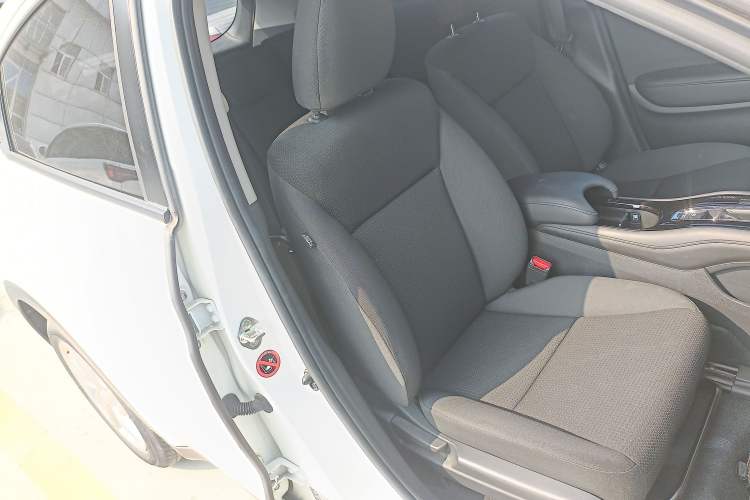 Used Honda Vezel 2020 1.5L CVT Elite Edition Right Front Seat