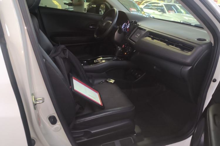 Used Honda Vezel 2020 1.5L CVT Luxury Edition Right Front Seat