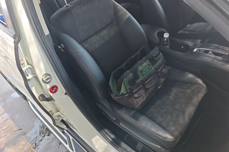 Used Honda Vezel 2020 1.5L CVT Luxury Edition Right Front Seat