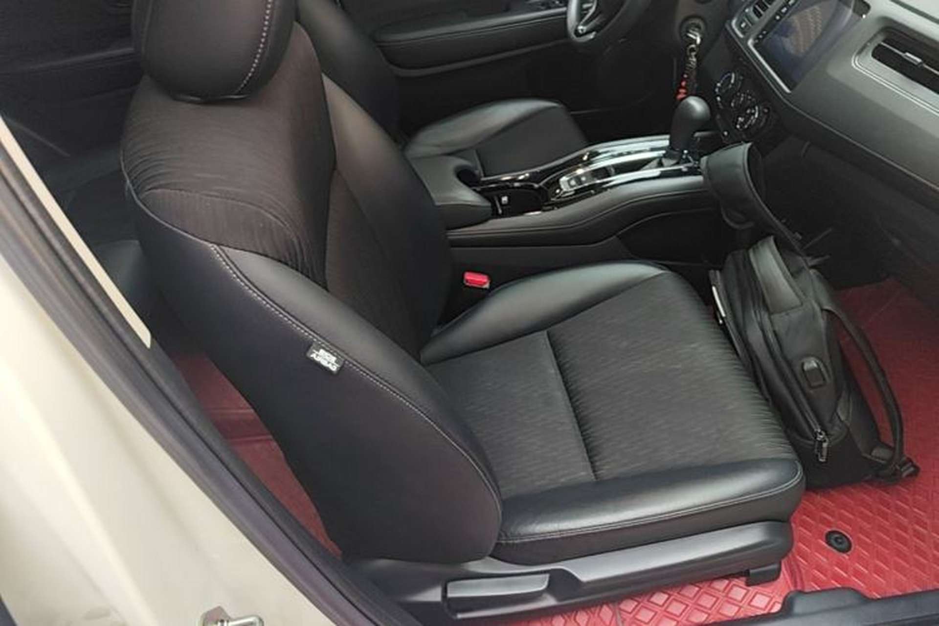 Used Honda Vezel 2020 1.5L CVT Pioneer Edition Right Front Seat