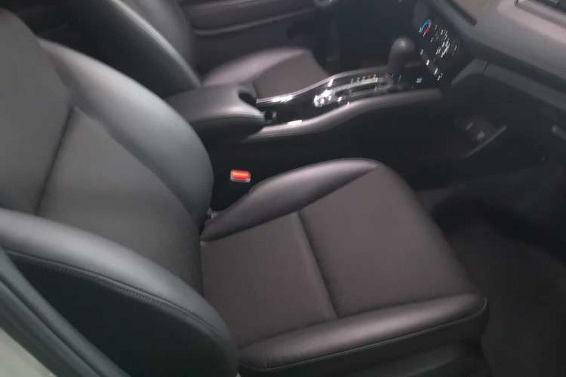 Used Honda Vezel 2020 1.5L CVT Pioneer Edition Right Front Seat