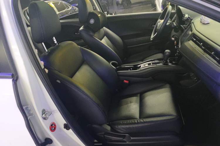 Used Honda Vezel 2020 1.5L CVT Pioneer Edition Right Front Seat
